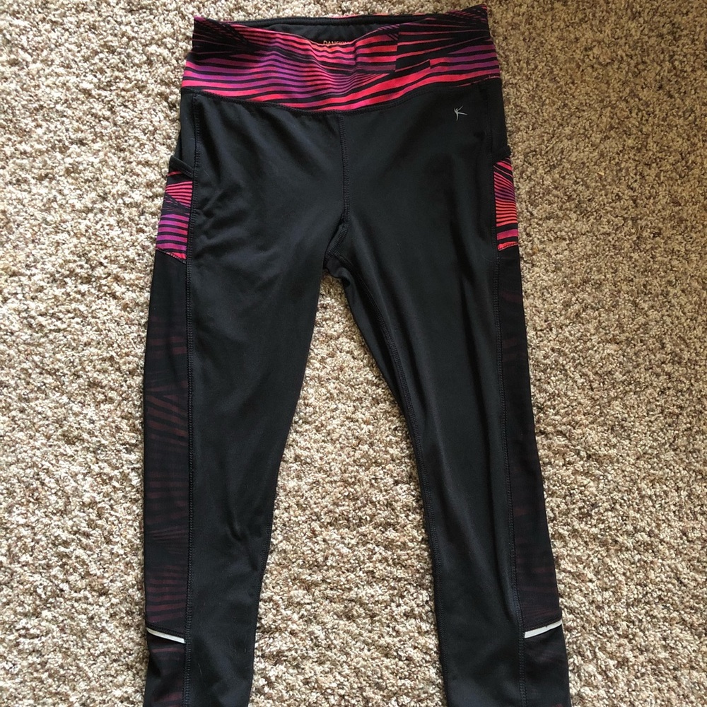Danskin women’s xs (0-2) athletic crop leggings.